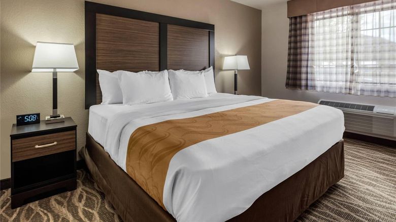 <b>Quality Inn & Suites of South Fork Room</b>. Images powered by <a href="https://iceportal.shijigroup.com/" title="IcePortal" target="_blank">IcePortal</a>.