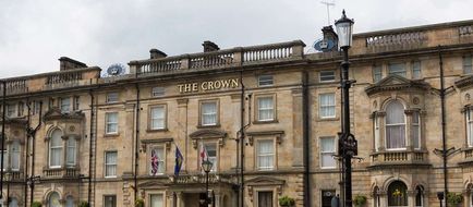 Crown Hotel Exterior