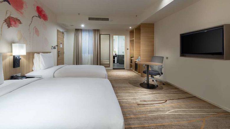 <b>Hilton Garden Inn Kuala Lumpur South Room</b>. Images powered by <a href="https://iceportal.shijigroup.com/" title="IcePortal" target="_blank">IcePortal</a>.