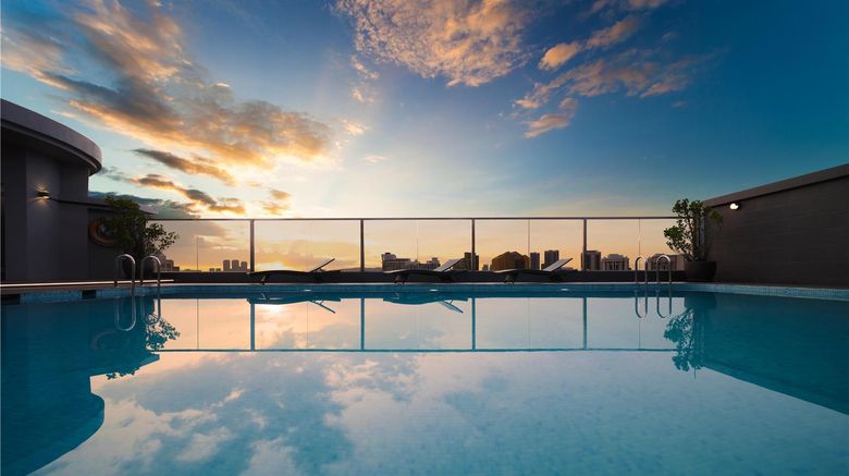 <b>Hilton Garden Inn Kuala Lumpur South Pool</b>. Images powered by <a href="https://iceportal.shijigroup.com/" title="IcePortal" target="_blank">IcePortal</a>.