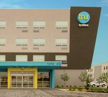 Tru by Hilton Lafayette Exterior