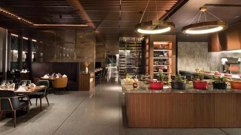 <b>Hilton Port Moresby Hotel & Residences Restaurant</b>. Images powered by <a href="https://iceportal.shijigroup.com/" title="IcePortal" target="_blank">IcePortal</a>.
