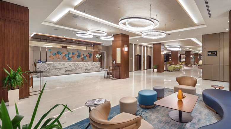 <b>DoubleTree by Hilton Skopje Lobby</b>. Images powered by <a href="https://iceportal.shijigroup.com/" title="IcePortal" target="_blank">IcePortal</a>.