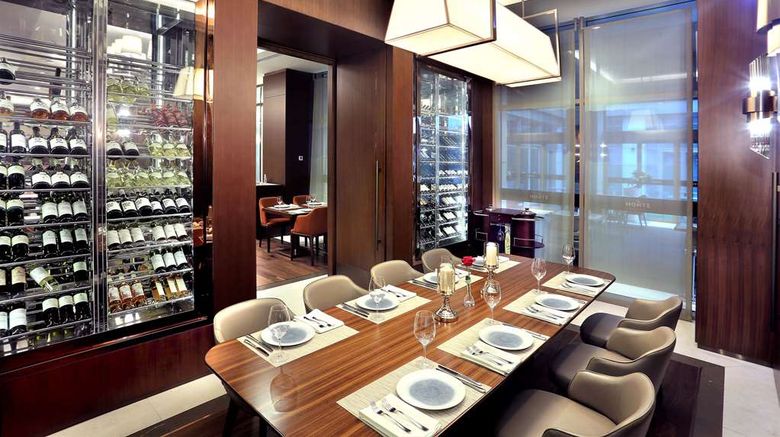 <b>DoubleTree by Hilton Skopje Restaurant</b>. Images powered by <a href="https://iceportal.shijigroup.com/" title="IcePortal" target="_blank">IcePortal</a>.