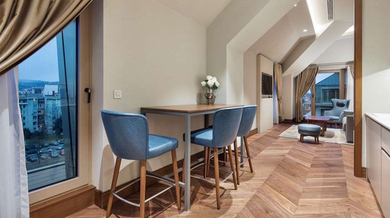 <b>DoubleTree by Hilton Skopje Room</b>. Images powered by <a href="https://iceportal.shijigroup.com/" title="IcePortal" target="_blank">IcePortal</a>.
