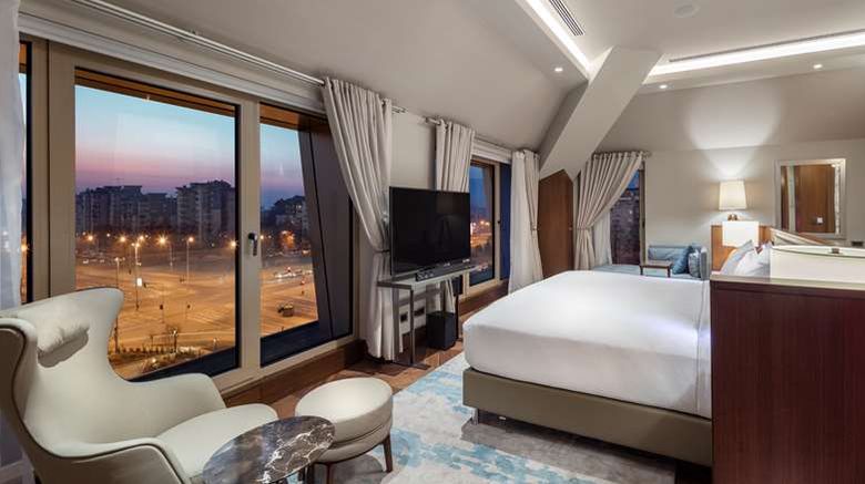 <b>DoubleTree by Hilton Skopje Room</b>. Images powered by <a href="https://iceportal.shijigroup.com/" title="IcePortal" target="_blank">IcePortal</a>.