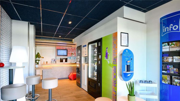 Ibis Budget Macon Creches Exterior