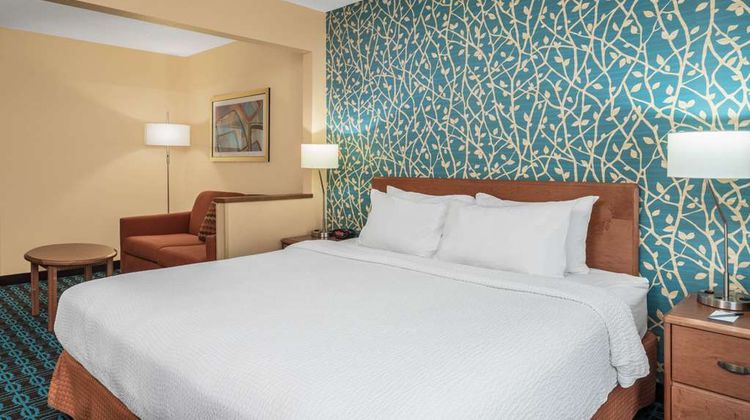AmericInn by Wyndham Duluth Suite