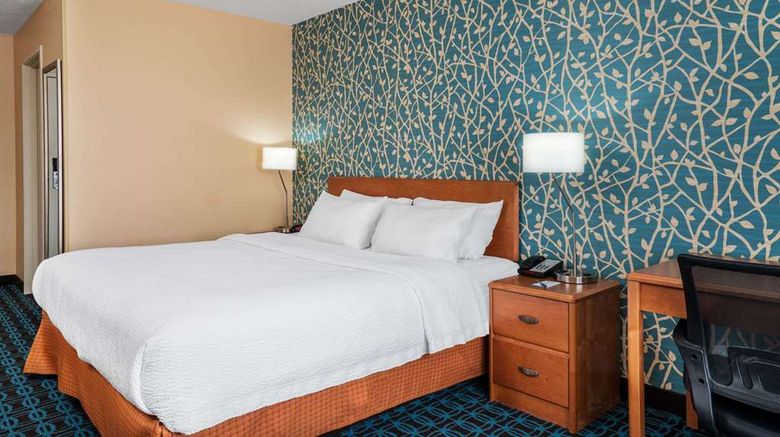 <b>AmericInn by Wyndham Duluth Room</b>. Images powered by <a href="https://iceportal.shijigroup.com/" title="IcePortal" target="_blank">IcePortal</a>.