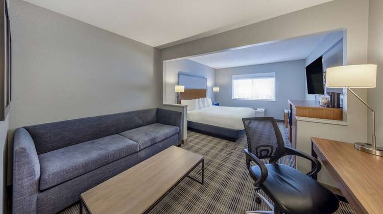 AmericInn by Wyndham Duluth Suite