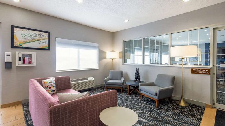 <b>AmericInn by Wyndham Duluth Lobby</b>. Images powered by <a href="https://iceportal.shijigroup.com/" title="IcePortal" target="_blank">IcePortal</a>.
