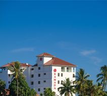 Ramada Suites Wailoaloa Beach Exterior