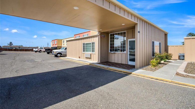 <b>Econo Lodge Tillicum Exterior</b>. Images powered by <a href="https://iceportal.shijigroup.com/" title="IcePortal" target="_blank">IcePortal</a>.