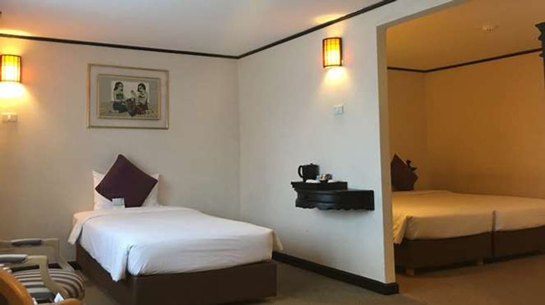 <b>C H Hotel Room</b>. Images powered by <a href="https://iceportal.shijigroup.com/" title="IcePortal" target="_blank">IcePortal</a>.