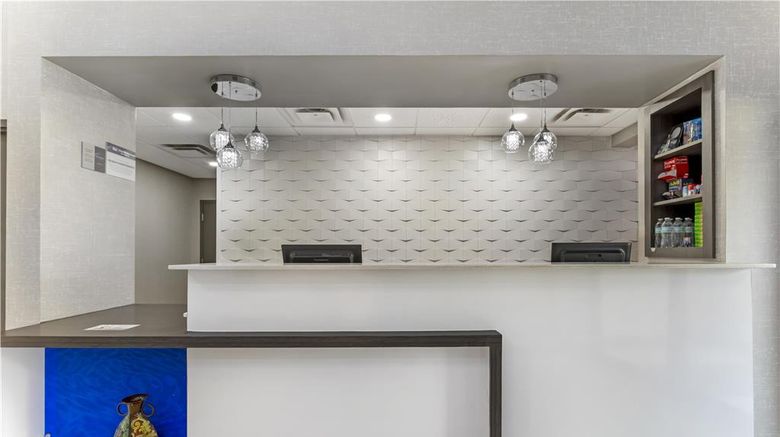 <b>Best Western Knoxville Airport/Alcoa Lobby</b>. Images powered by <a href="https://iceportal.shijigroup.com/" title="IcePortal" target="_blank">IcePortal</a>.