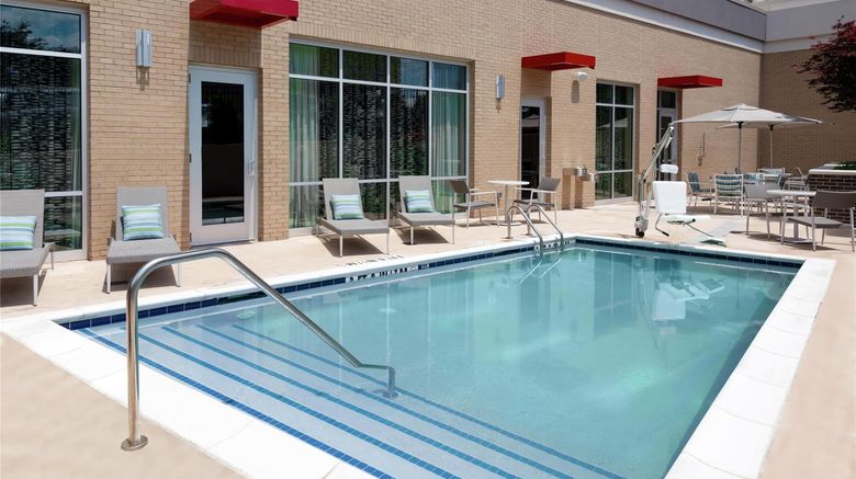 <b>Hampton Inn & Suites Buckhead Place Pool</b>. Images powered by <a href="https://iceportal.shijigroup.com/" title="IcePortal" target="_blank">IcePortal</a>.