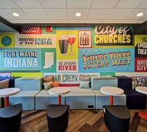 Tru by Hilton Fort Wayne Lobby