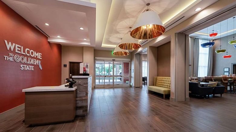 <b>Hampton Inn & Suites Buena Park Lobby</b>. Images powered by <a href="https://iceportal.shijigroup.com/" title="IcePortal" target="_blank">IcePortal</a>.