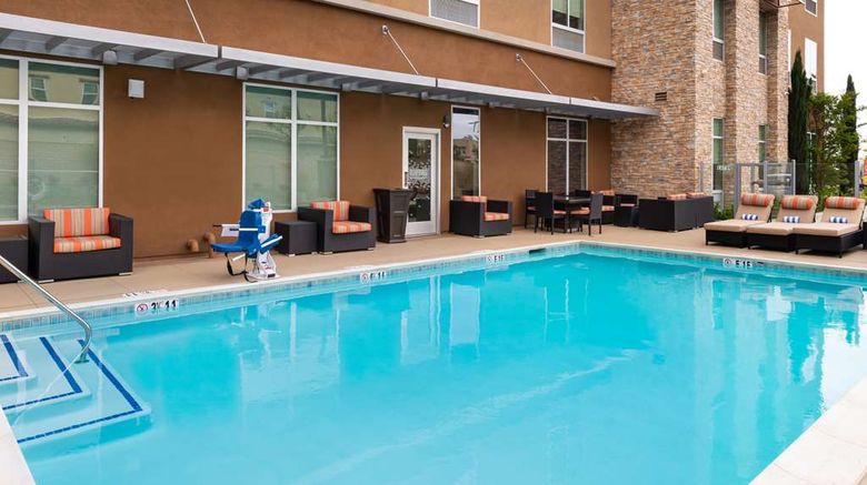 <b>Hampton Inn & Suites Buena Park Pool</b>. Images powered by <a href="https://iceportal.shijigroup.com/" title="IcePortal" target="_blank">IcePortal</a>.