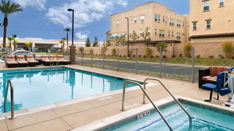 <b>Hampton Inn & Suites Buena Park Pool</b>. Images powered by <a href="https://iceportal.shijigroup.com/" title="IcePortal" target="_blank">IcePortal</a>.