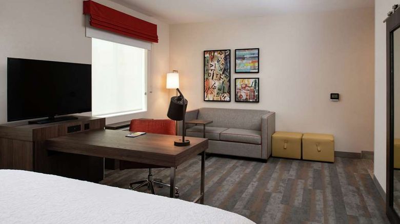 <b>Hampton Inn & Suites Buena Park Room</b>. Images powered by <a href="https://iceportal.shijigroup.com/" title="IcePortal" target="_blank">IcePortal</a>.