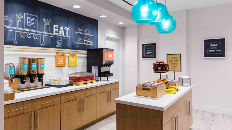 <b>Hotel Continental Miami Beach Restaurant</b>. Images powered by <a href="https://iceportal.shijigroup.com/" title="IcePortal" target="_blank">IcePortal</a>.