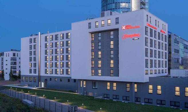 Hilton Garden Inn Munich City West Exterior