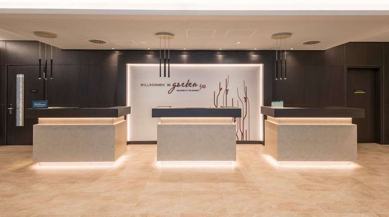 <b>Hilton Garden Inn Munich City West Lobby</b>. Images powered by <a href="https://iceportal.shijigroup.com/" title="IcePortal" target="_blank">IcePortal</a>.