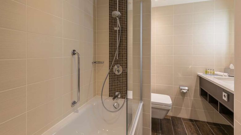 <b>Hilton Garden Inn Munich City West Room</b>. Images powered by <a href="https://iceportal.shijigroup.com/" title="IcePortal" target="_blank">IcePortal</a>.