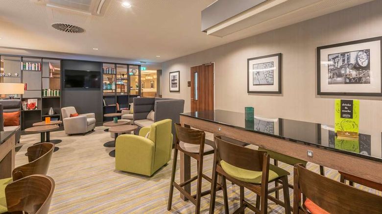 <b>Hampton by Hilton Munich City West Lobby</b>. Images powered by <a href="https://iceportal.shijigroup.com/" title="IcePortal" target="_blank">IcePortal</a>.