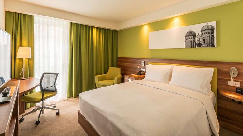 <b>Hampton by Hilton Munich City West Room</b>. Images powered by <a href="https://iceportal.shijigroup.com/" title="IcePortal" target="_blank">IcePortal</a>.