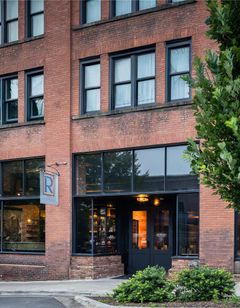 Foundry Hotel Asheville, Curio Coll