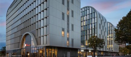 Hilton Garden Inn Bordeaux Centre Exterior