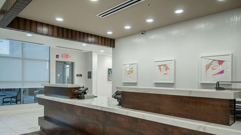 <b>Hilton Garden Inn Jackson/Clinton Lobby</b>. Images powered by <a href="https://iceportal.shijigroup.com/" title="IcePortal" target="_blank">IcePortal</a>.