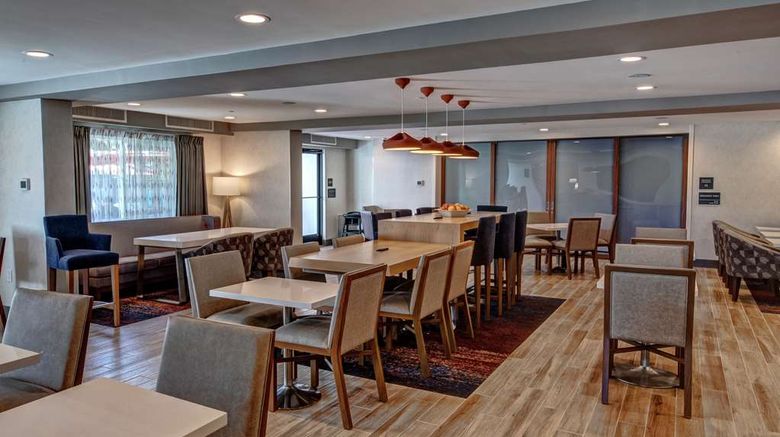 <b>Hampton Inn Vallejo Restaurant</b>. Images powered by <a href="https://iceportal.shijigroup.com/" title="IcePortal" target="_blank">IcePortal</a>.