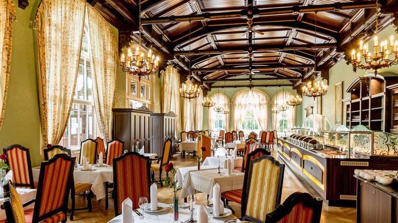 <b>Dorint Herrenkrug Parkhotel Restaurant</b>. Images powered by <a href="https://iceportal.shijigroup.com/" title="IcePortal" target="_blank">IcePortal</a>.