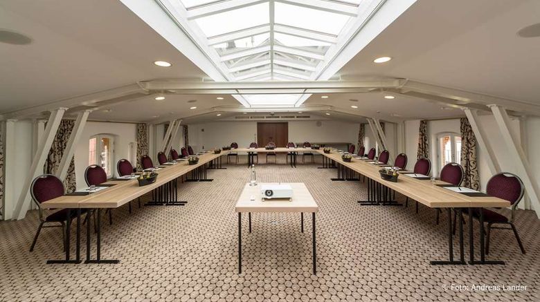 <b>Dorint Herrenkrug Parkhotel Meeting</b>. Images powered by <a href="https://iceportal.shijigroup.com/" title="IcePortal" target="_blank">IcePortal</a>.