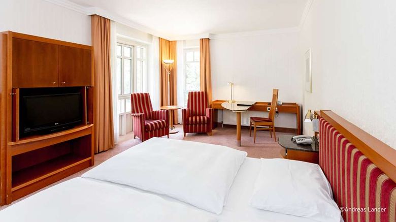 <b>Dorint Herrenkrug Parkhotel Room</b>. Images powered by <a href="https://iceportal.shijigroup.com/" title="IcePortal" target="_blank">IcePortal</a>.