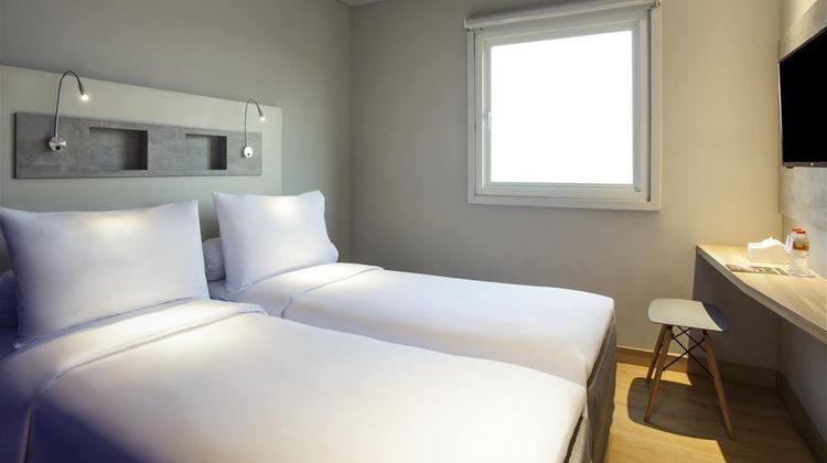 Ibis Budget Surabaya Diponegoro Room