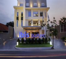 Ibis Budget Surabaya Diponegoro Exterior