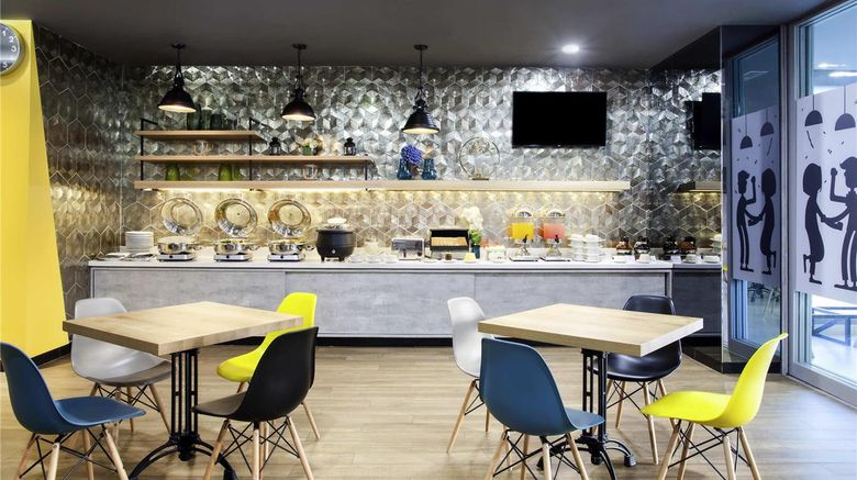 <b>Ibis Budget Surabaya Diponegoro Restaurant</b>. Images powered by <a href="https://iceportal.shijigroup.com/" title="IcePortal" target="_blank">IcePortal</a>.