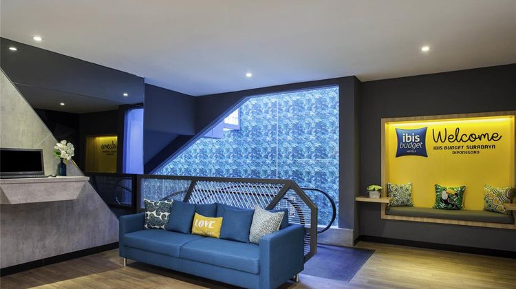 Ibis Budget Surabaya Diponegoro Exterior