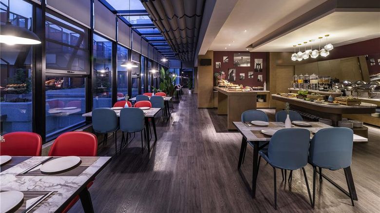 <b>Mercure Suzhou Downtown Restaurant</b>. Images powered by <a href="https://iceportal.shijigroup.com/" title="IcePortal" target="_blank">IcePortal</a>.