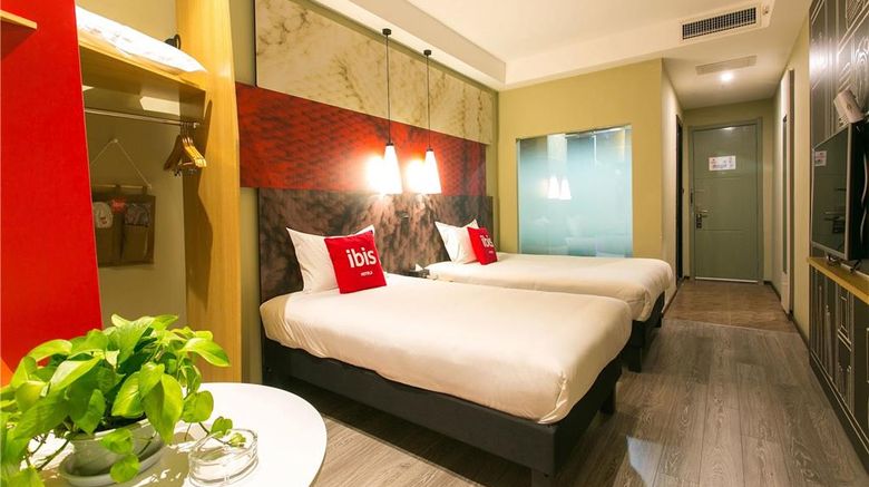 <b>Ibis Xi'an Lintong Huaqing Hot Hotel Room</b>. Images powered by <a href="https://iceportal.shijigroup.com/" title="IcePortal" target="_blank">IcePortal</a>.