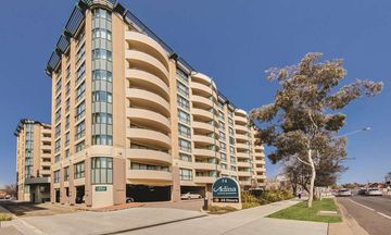 Adina Serviced Apartments James Court