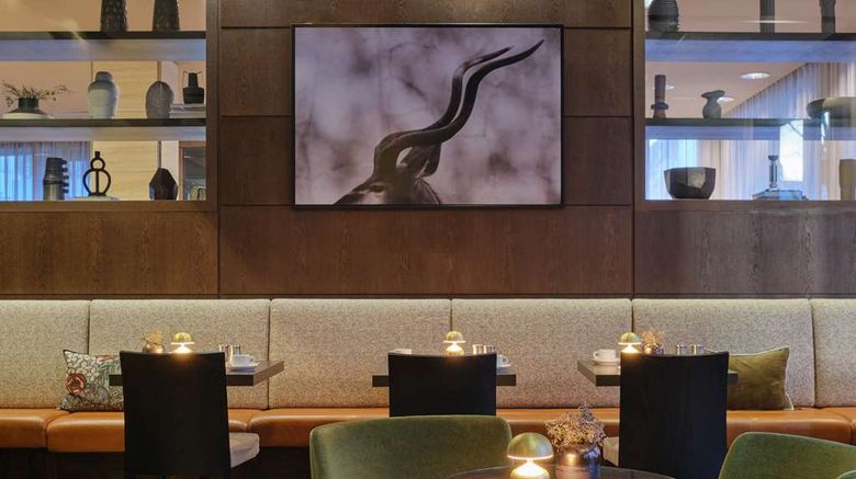 <b>Adina Apartment Hotel Hamburg Michel Restaurant</b>. Images powered by <a href="https://iceportal.shijigroup.com/" title="IcePortal" target="_blank">IcePortal</a>.