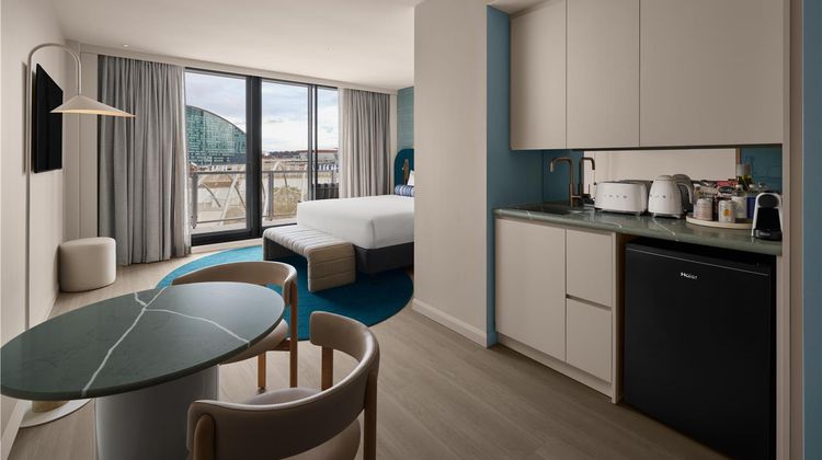 Adina Apartment Hotel Darling Harbour Suite