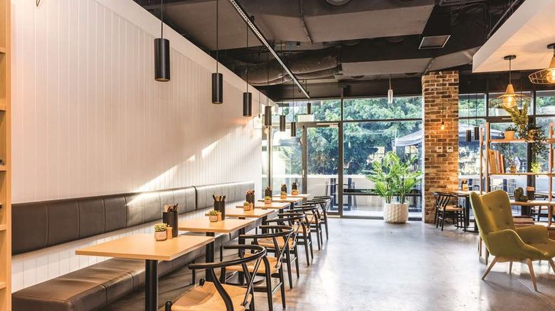 <b>Adina Apartment Hotel Sydney Airport Restaurant</b>. Images powered by <a href="https://iceportal.shijigroup.com/" title="IcePortal" target="_blank">IcePortal</a>.