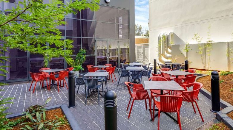 <b>Travelodge Sydney Airport Restaurant</b>. Images powered by <a href="https://iceportal.shijigroup.com/" title="IcePortal" target="_blank">IcePortal</a>.