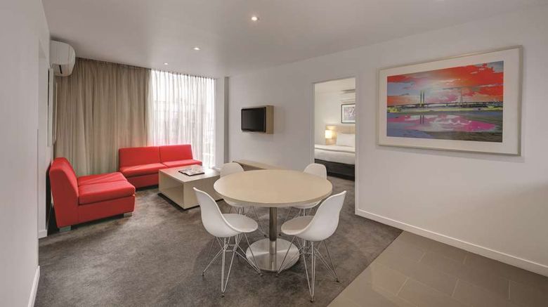 <b>Travelodge Melbourne Docklands Room</b>. Images powered by <a href="https://iceportal.shijigroup.com/" title="IcePortal" target="_blank">IcePortal</a>.